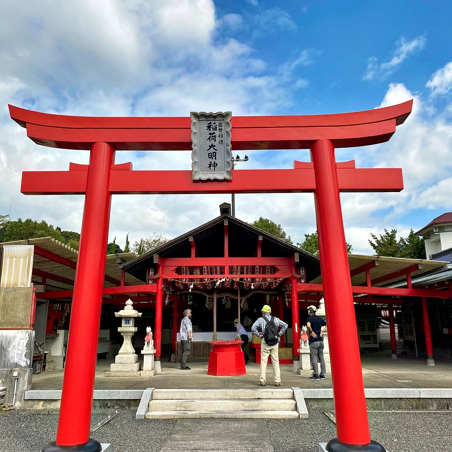 花岡福徳稲荷神社：白狐伝説が息づく、歴史ある神社
